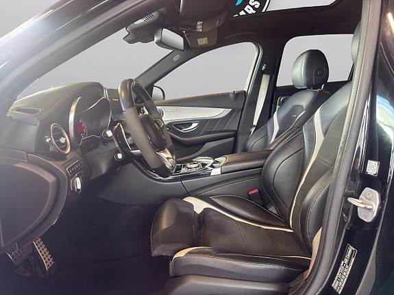 Mercedes-Benz C63 12 of 26