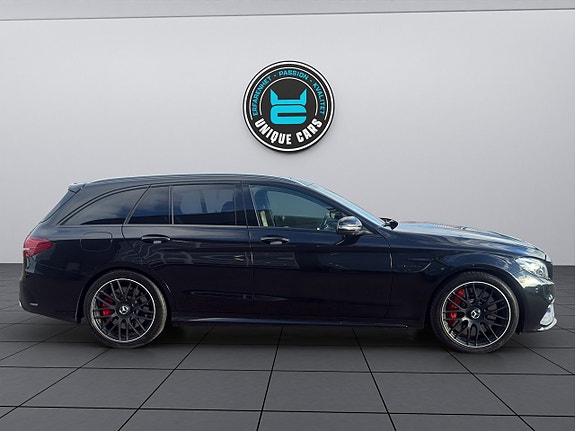 Mercedes-Benz C63 2 of 26