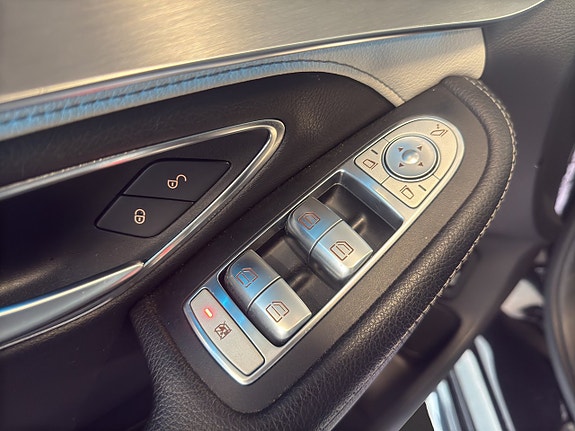 Mercedes-Benz C63 24 of 26