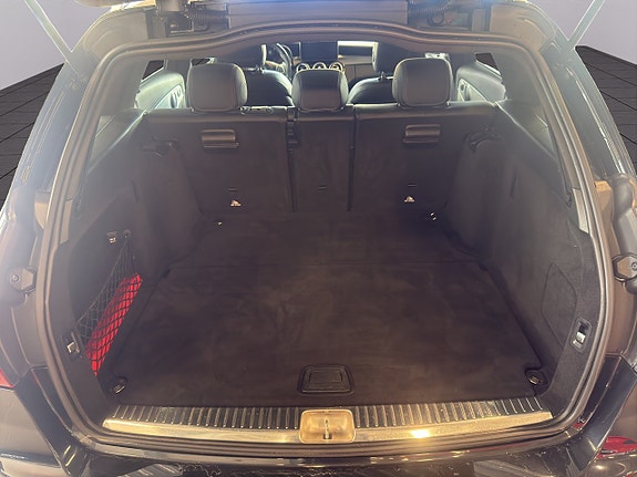Mercedes-Benz C63 25 of 26