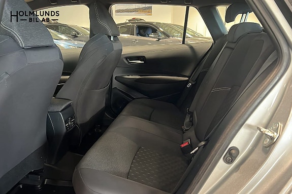 Toyota Corolla 7 of 12