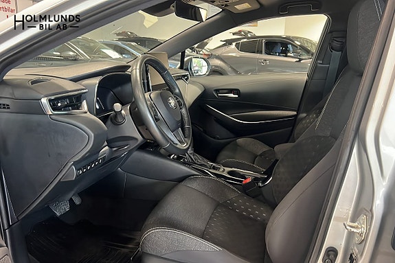 Toyota Corolla 6 of 12