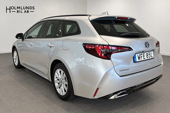 Toyota Corolla 4 of 12