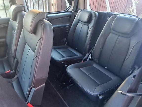 Ford Galaxy 13 of 19