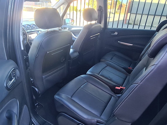Ford Galaxy 16 of 19