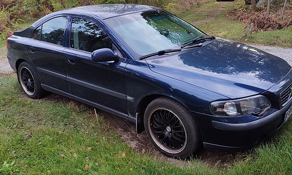 Volvo S60 2 of 3