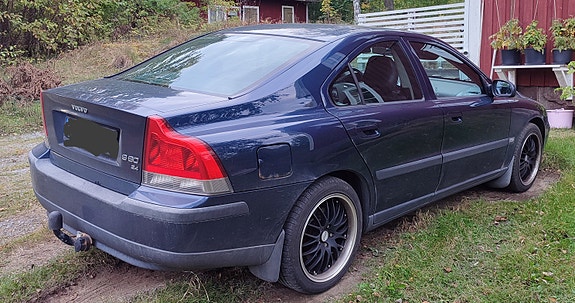 Volvo S60 3 of 3