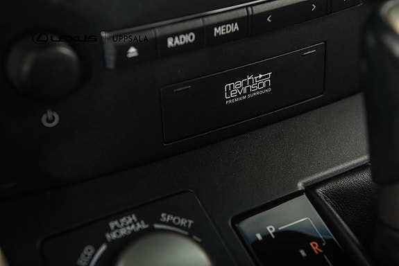 Lexus NX300h 16 of 26