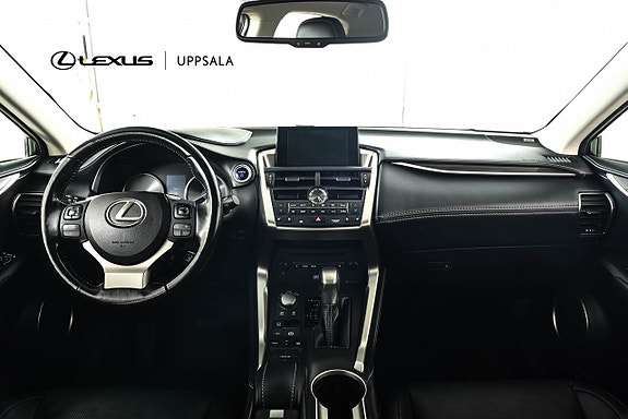Lexus NX300h 8 of 26