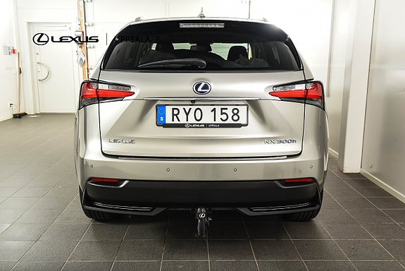 Lexus NX300h 4 of 26