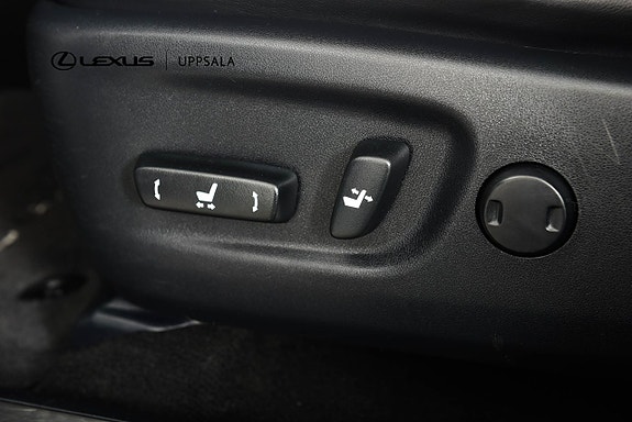 Lexus NX300h 11 of 26
