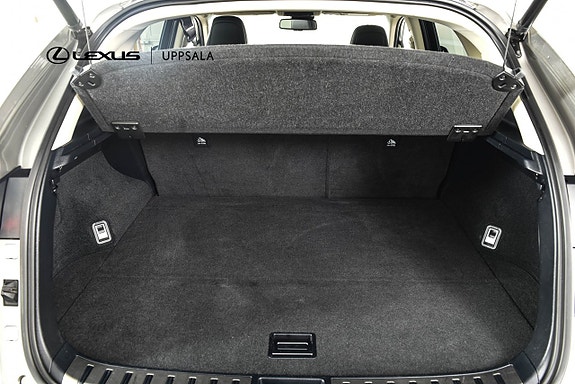 Lexus NX300h 9 of 26