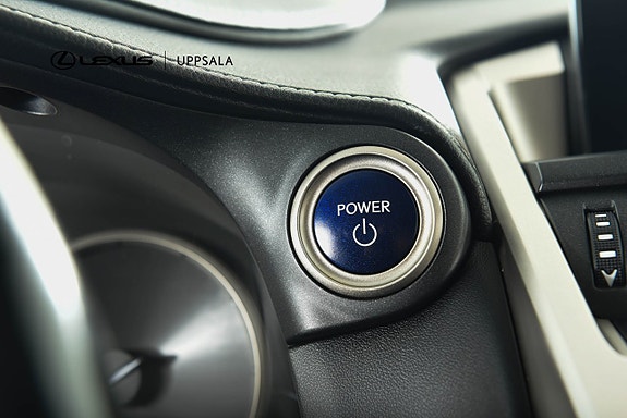 Lexus NX300h 18 of 26