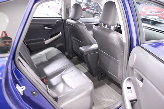 Toyota Prius 17 of 29