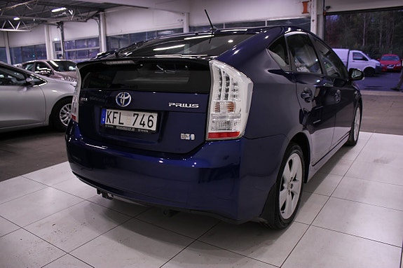 Toyota Prius 9 of 29