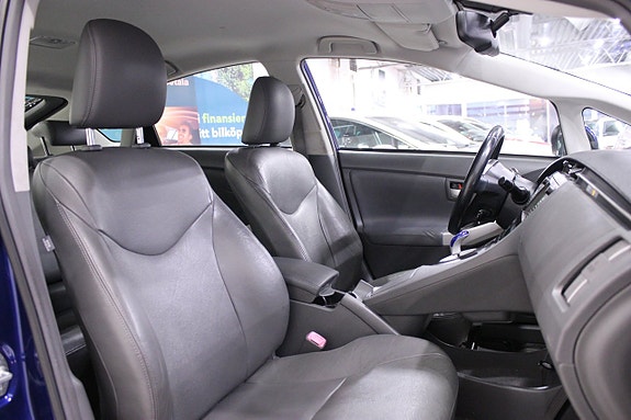 Toyota Prius 16 of 29