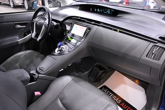 Toyota Prius 13 of 29