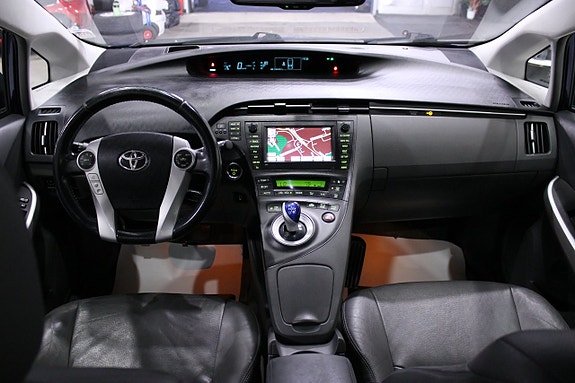 Toyota Prius 12 of 29