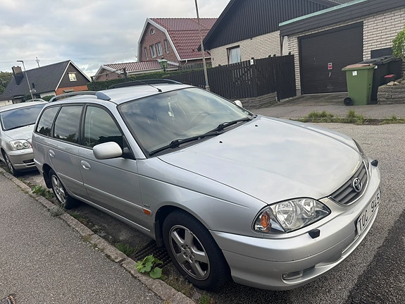 Toyota Avensis 5 of 9