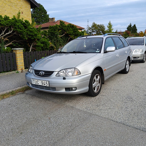 Toyota Avensis 9 of 9