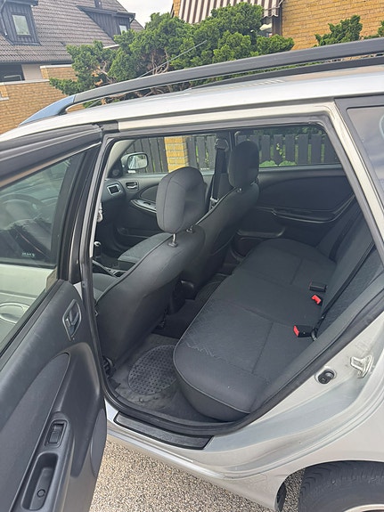 Toyota Avensis 7 of 9