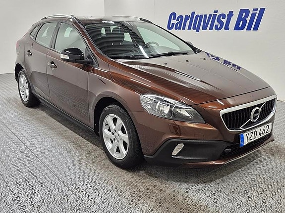 Volvo V40 Cross Country 3 of 7