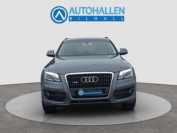 Audi Q5 2 of 19