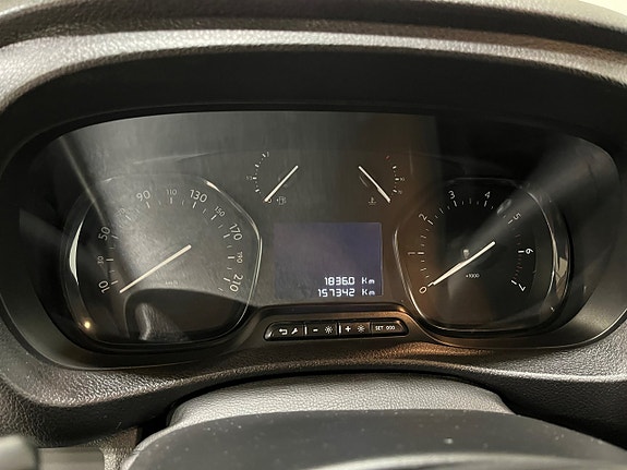 Opel Vivaro 12 of 19