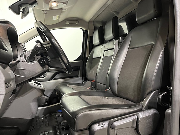 Opel Vivaro 9 of 19