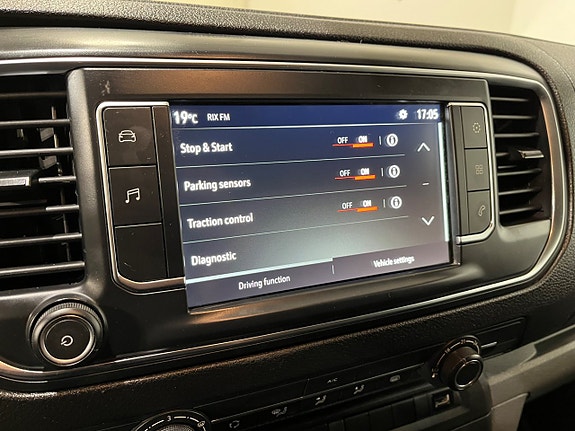 Opel Vivaro 17 of 19