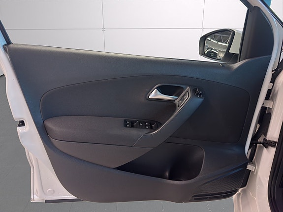 Volkswagen Polo 17 of 24