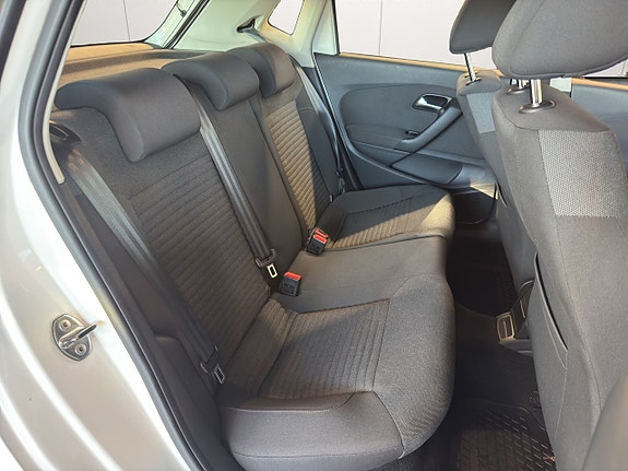Volkswagen Polo 16 of 24