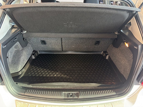 Volkswagen Polo 24 of 24