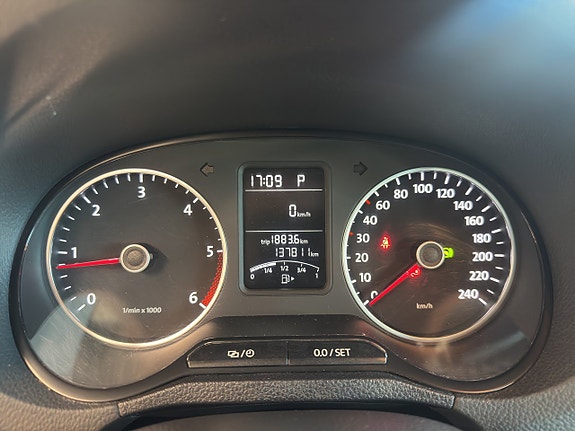 Volkswagen Polo 18 of 24