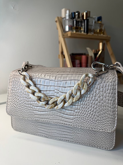 Product image 1 of 8
