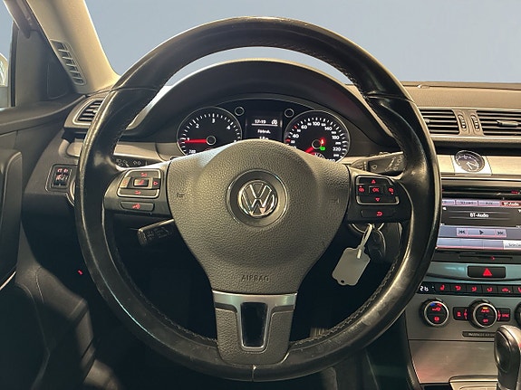 Volkswagen Passat 9 of 20