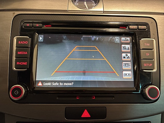 Volkswagen Passat 18 of 20
