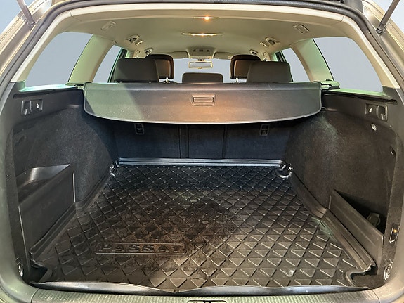 Volkswagen Passat 12 of 20