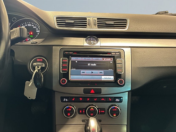 Volkswagen Passat 11 of 20