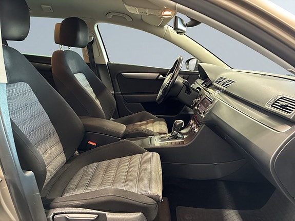 Volkswagen Passat 10 of 20
