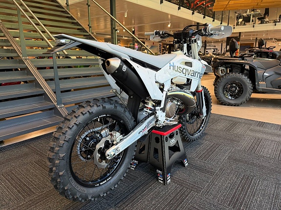 Husqvarna TE 300 PRO 3 of 10