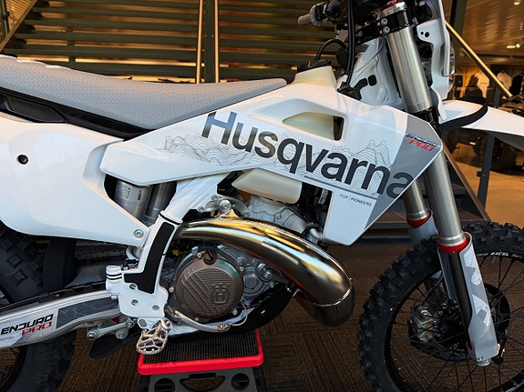 Husqvarna TE 300 PRO 5 of 10