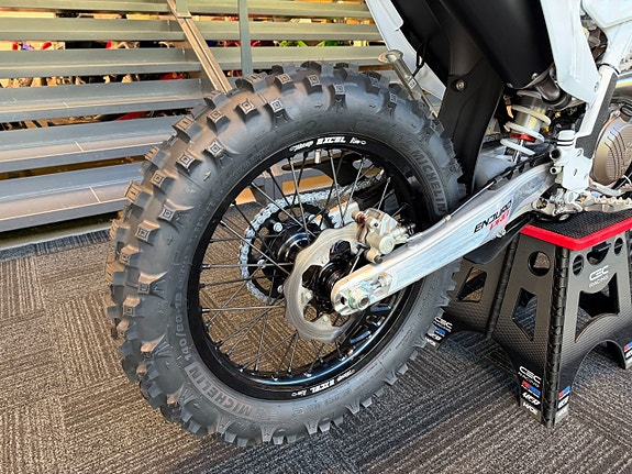 Husqvarna TE 300 PRO 4 of 10