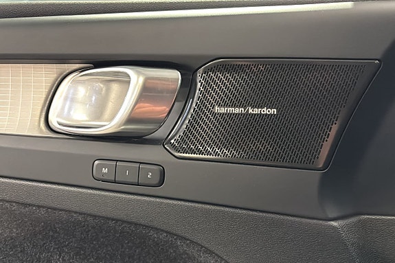 Volvo XC40 13 of 20