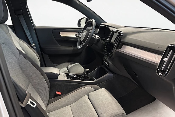 Volvo XC40 9 of 20