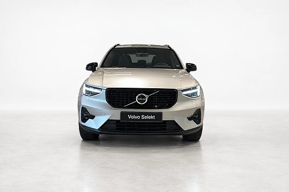 Volvo XC40 7 of 20