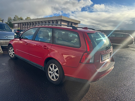 Volvo V50 4 of 13
