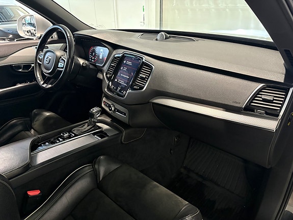 Volvo XC90 12 of 27
