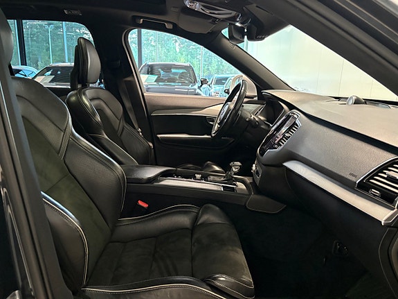 Volvo XC90 13 of 27