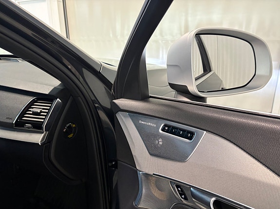 Volvo XC90 15 of 27